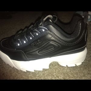 Fila black and white sneakers size 7